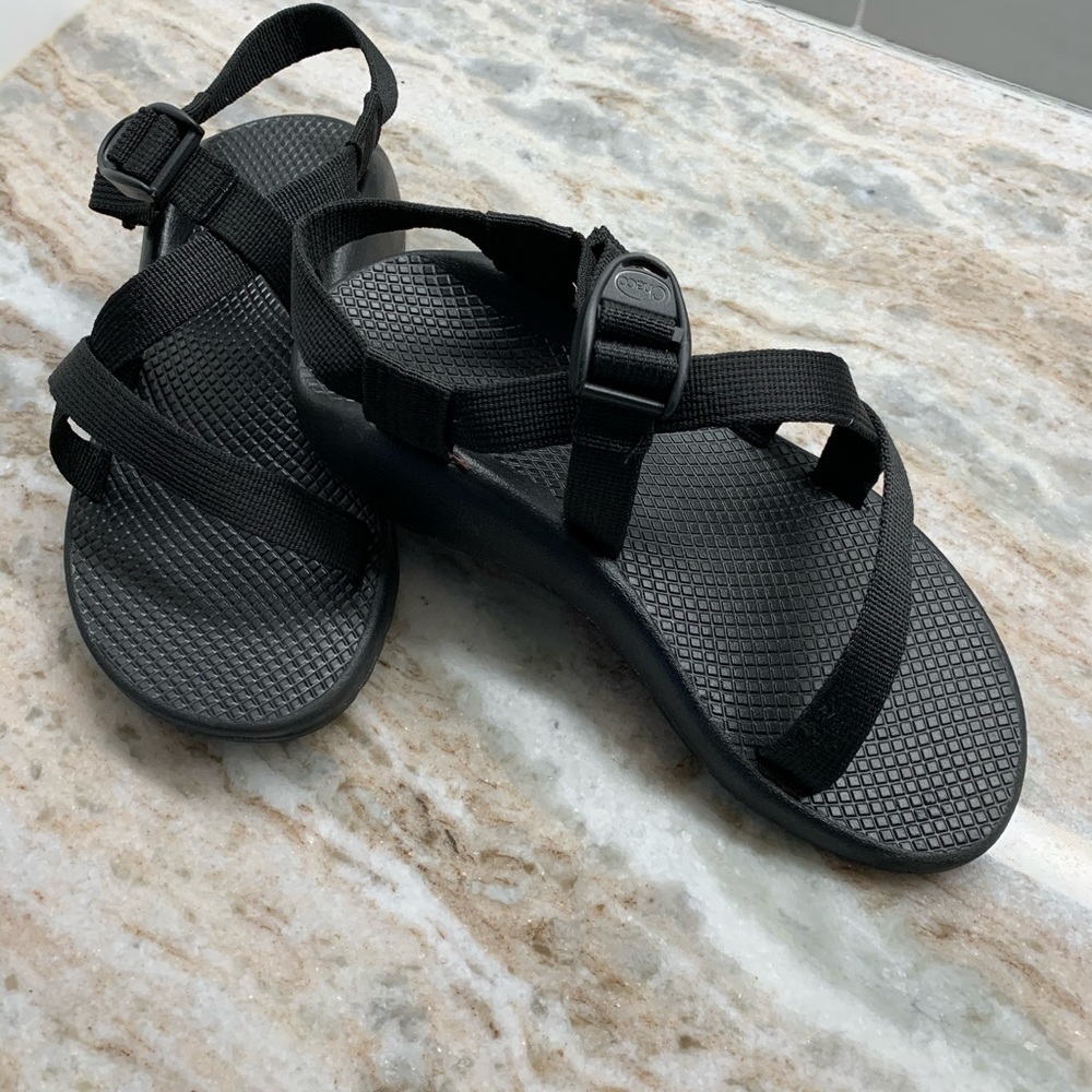 Women’s Chacos Size 7
